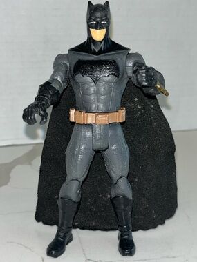 DC Justice League Batman Action Figure With Cloth Cape